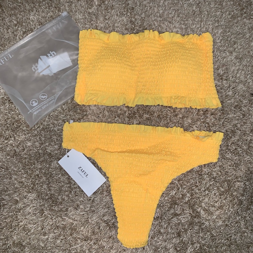 Two piece bikini set !